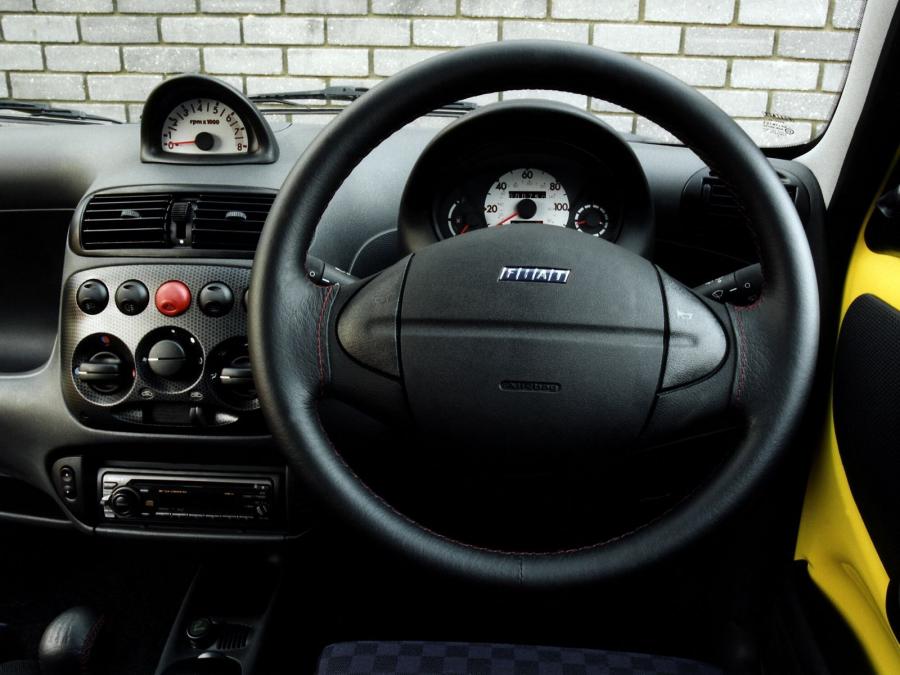 Торпедо Fiat Seicento Sporting Abarth 1998 года  (UK) (фото 3 из 7)